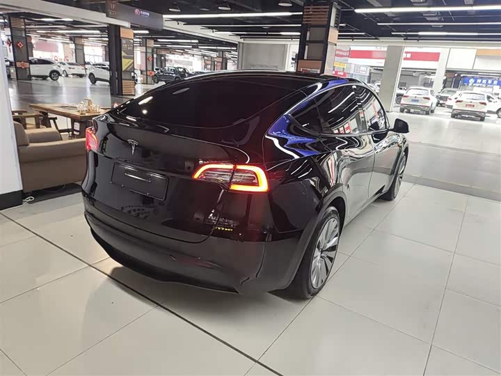 Фото 7 - Tesla Model Y
