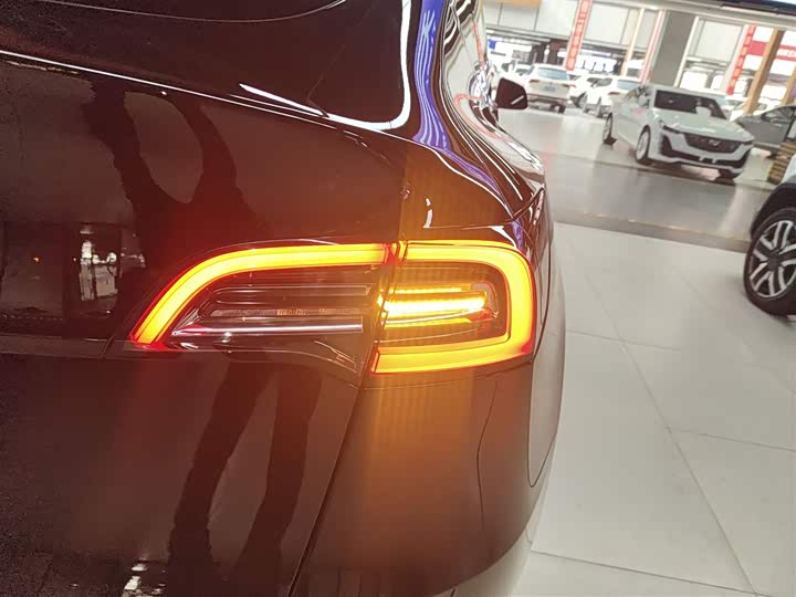 Фото 8 - Tesla Model Y