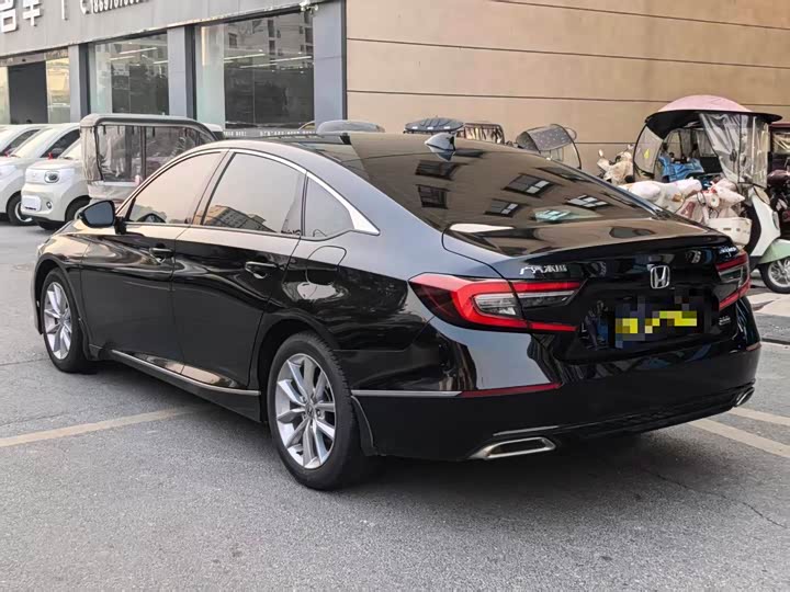 Фото 7 - Honda Accord