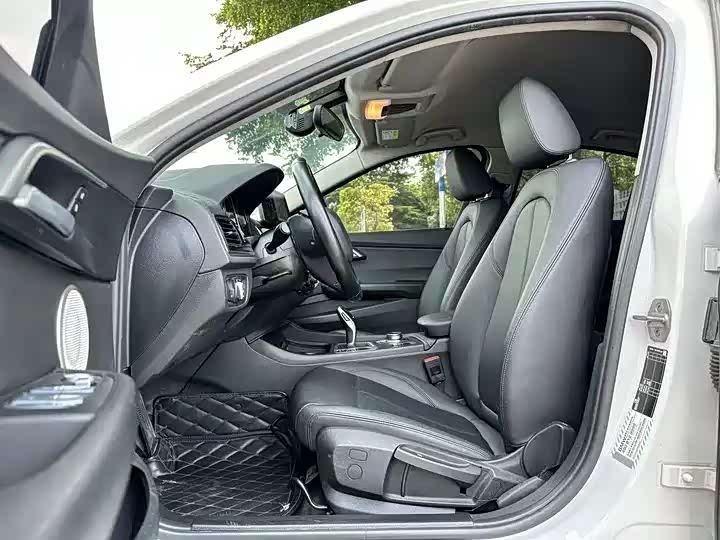 Фото 8 - BMW 1 Series