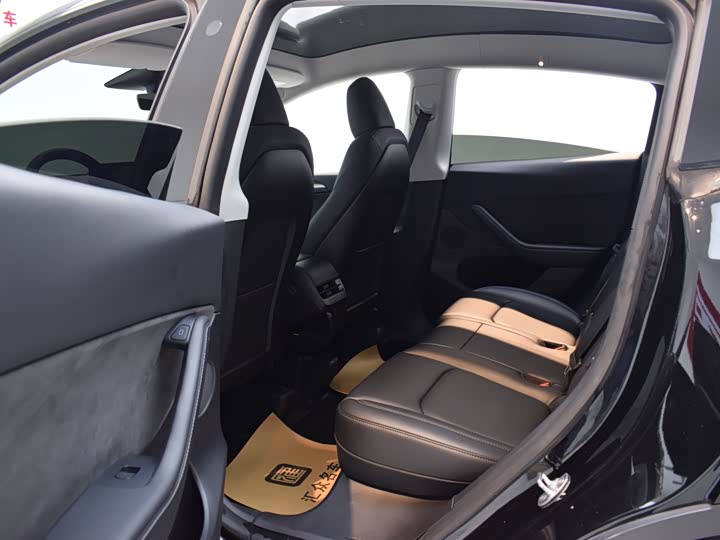 Фото 6 - Tesla Model Y