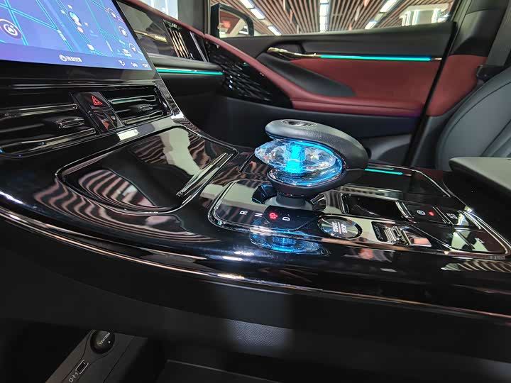 Фото 7 - GAC Trumpchi M8