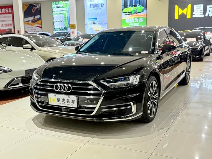 Фото 1 - Audi A8