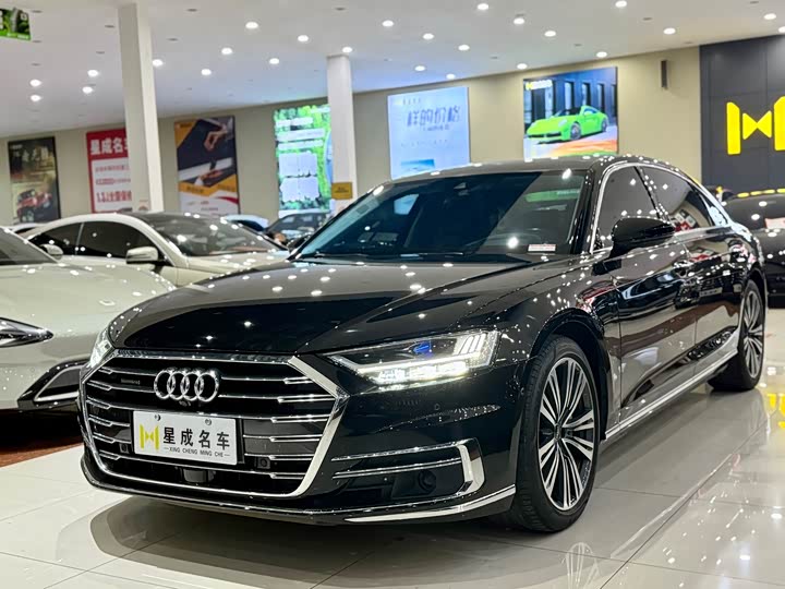 Фото 3 - Audi A8