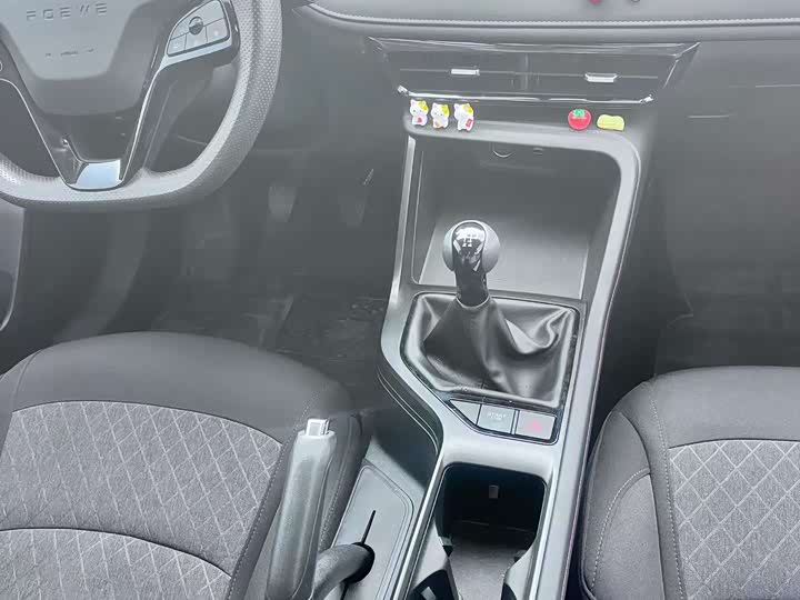 Фото 6 - Roewe i5