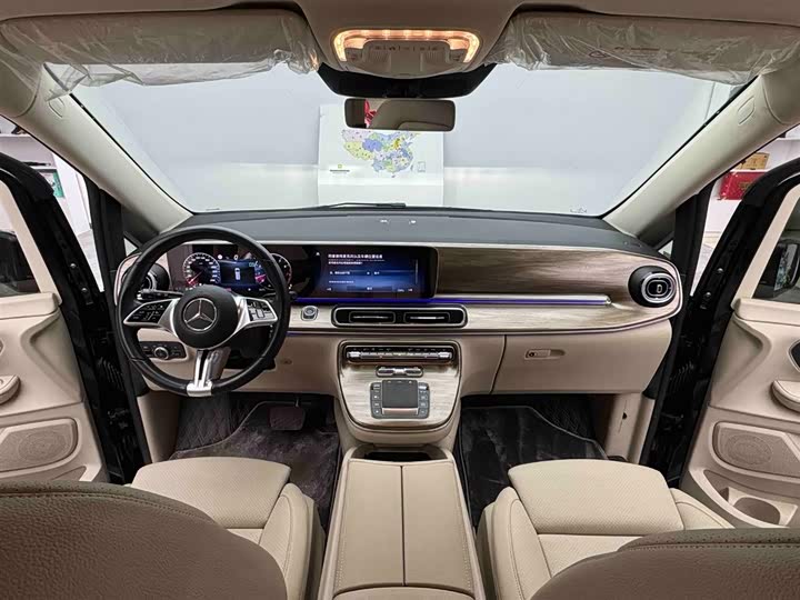 Фото 9 - Mercedes-Benz V-Class