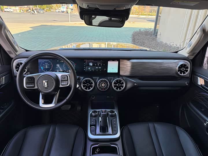 Фото 5 - Tank 300