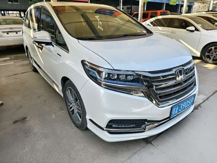 Фото 1 - Honda Elysion