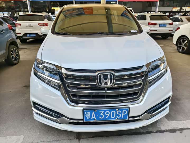 Фото 2 - Honda Elysion