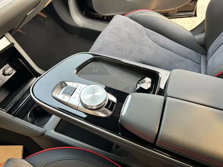 Фото 9 - BAIC Arcfox Alpha S