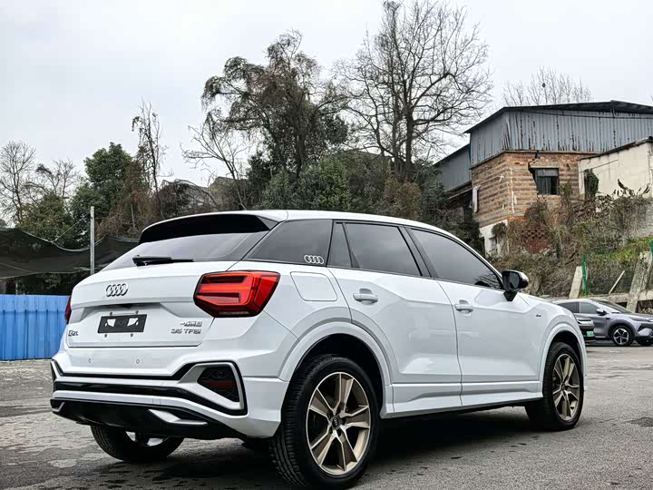 Фото 8 - Audi Q2L