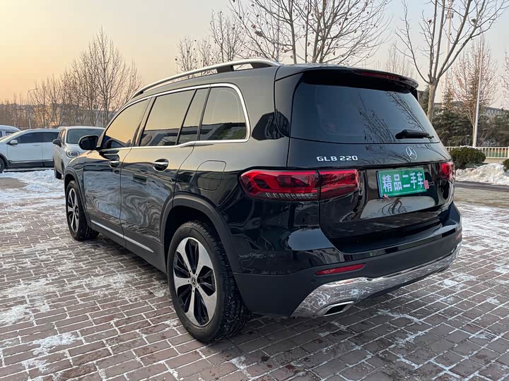 Фото 6 - Mercedes-Benz GLB-Class