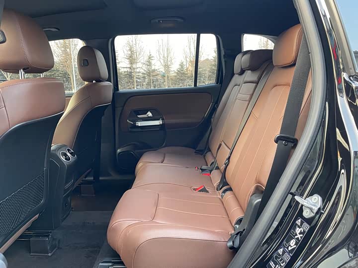 Фото 8 - Mercedes-Benz GLB-Class