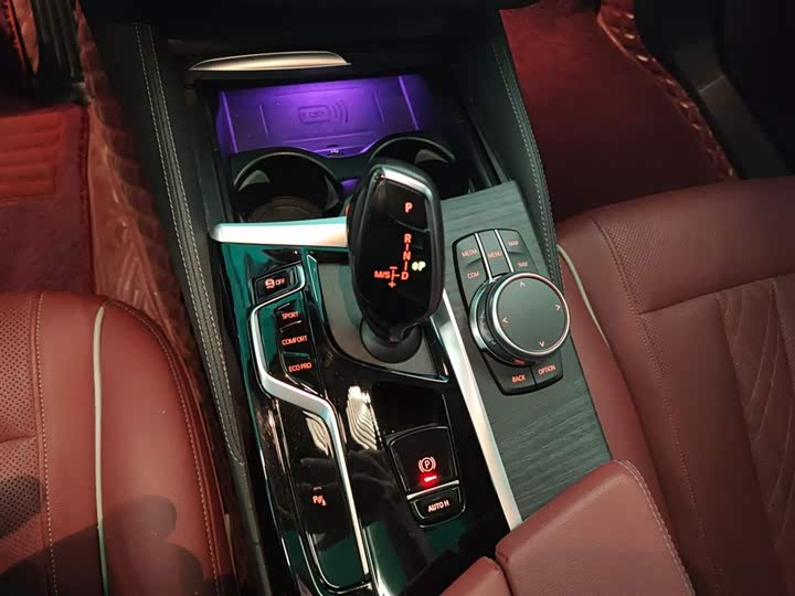 Фото 6 - BMW 5 Series