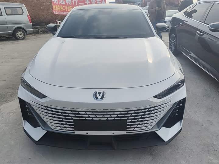 Фото 2 - Changan UNI-V