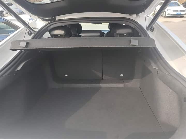 Фото 4 - Changan UNI-V