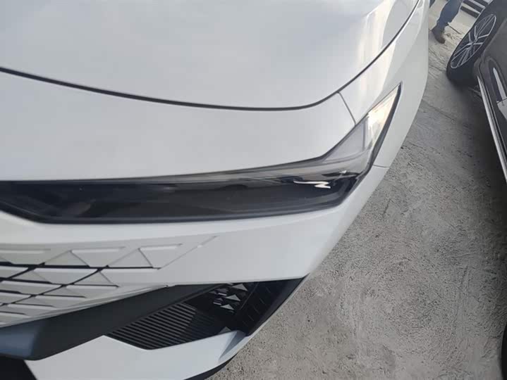 Фото 5 - Changan UNI-V