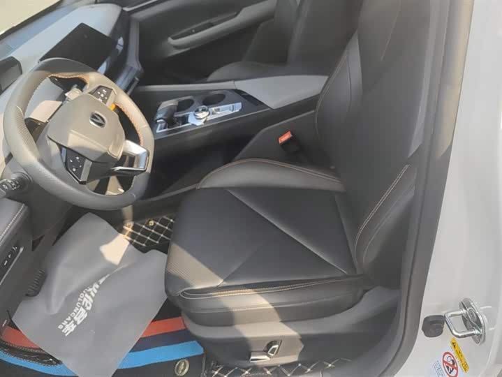 Фото 9 - Changan UNI-V