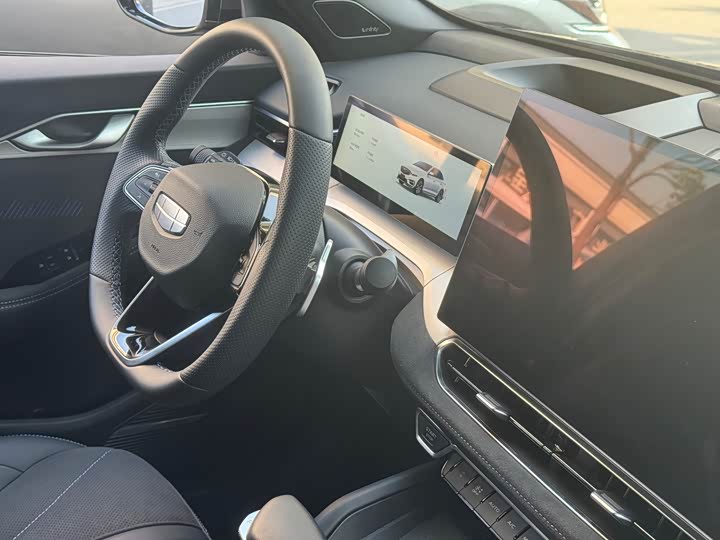 Фото 6 - Geely Preface