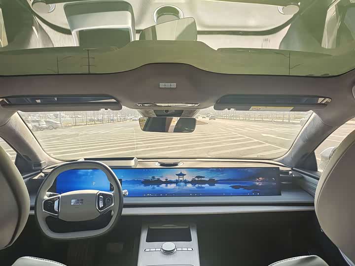 Фото 6 - Geely Galaxy E8