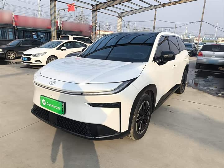 Фото 2 - Toyota bZ3X