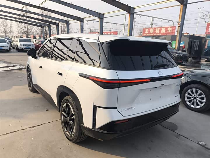 Фото 5 - Toyota bZ3X