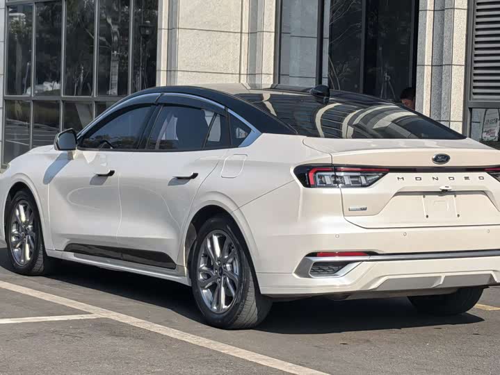 Фото 4 - Ford Mondeo