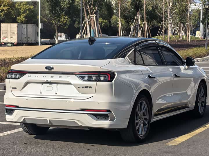 Фото 6 - Ford Mondeo