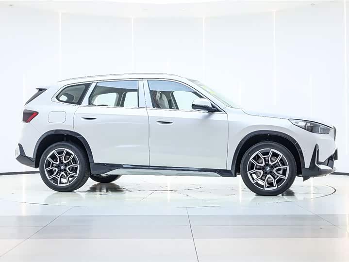 Фото 4 - BMW X1