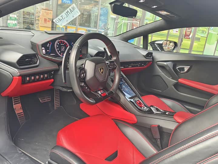 Фото 3 - Lamborghini Huracán