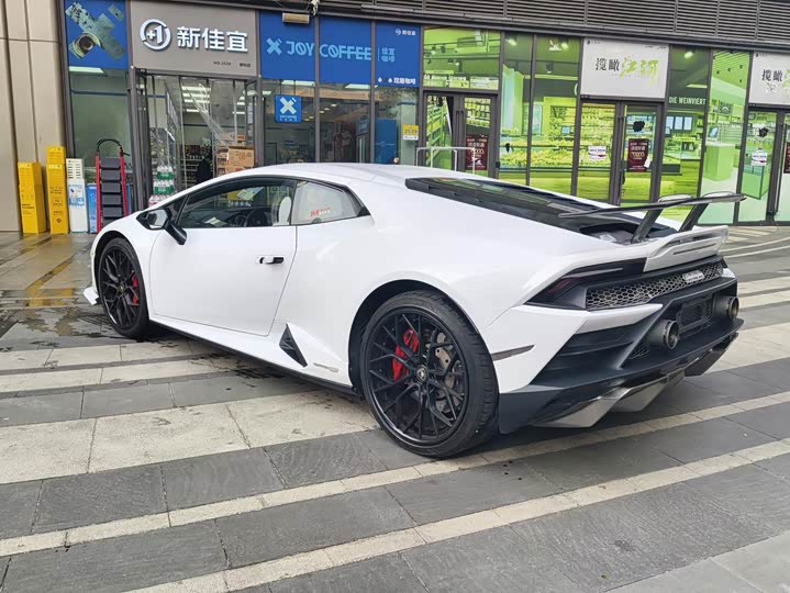 Фото 6 - Lamborghini Huracán