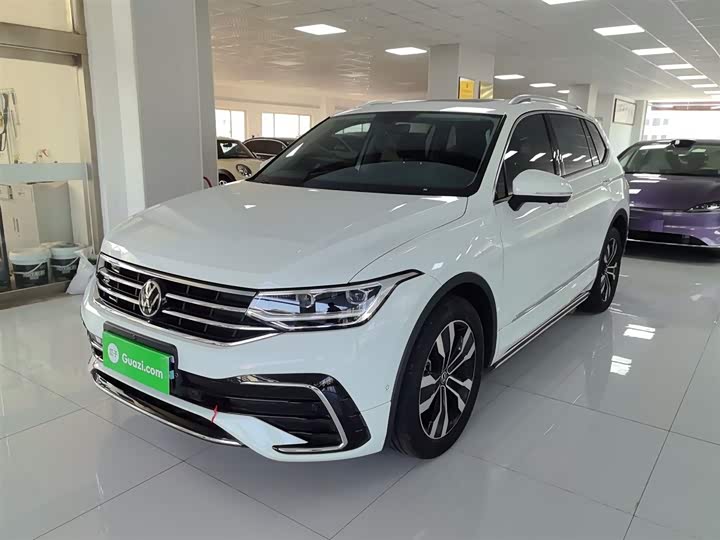 Фото 2 - Volkswagen Tiguan L Pro