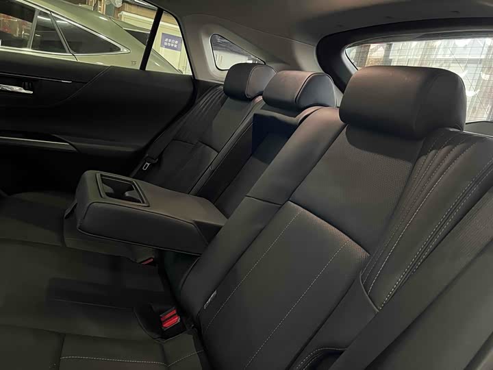 Фото 8 - Toyota Harrier