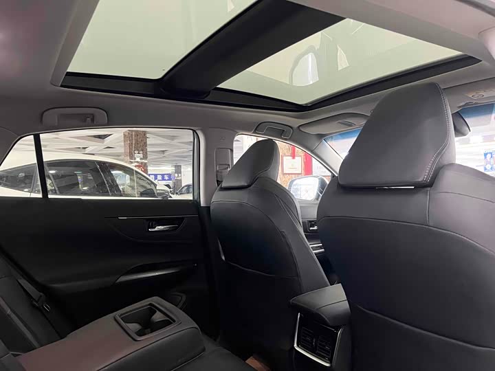 Фото 9 - Toyota Harrier