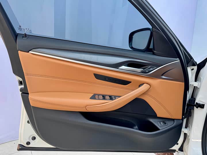 Фото 9 - BMW 5 Series