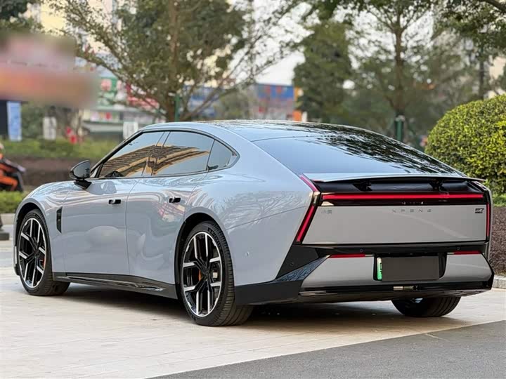 Фото 8 - XPeng P7