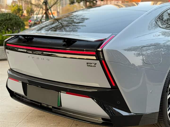 Фото 9 - XPeng P7