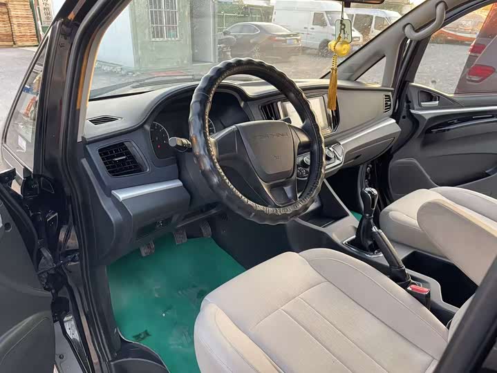 Фото 5 - Dongfeng Forthing Lingzhi M5