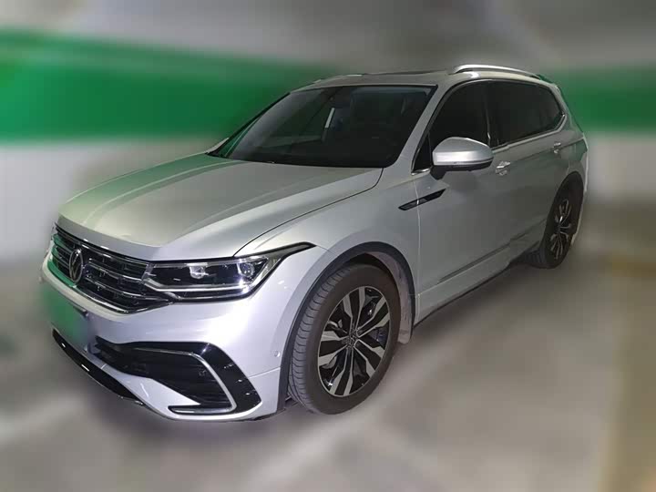 Фото 1 - Volkswagen Tiguan L Pro