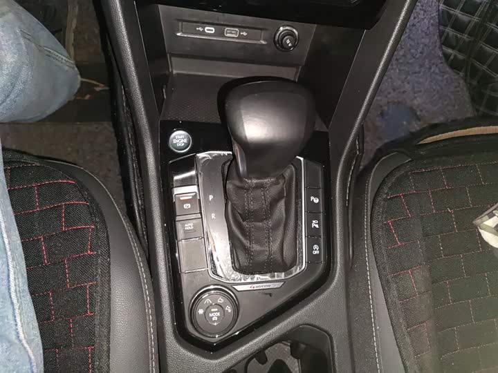 Фото 7 - Volkswagen Tiguan L Pro