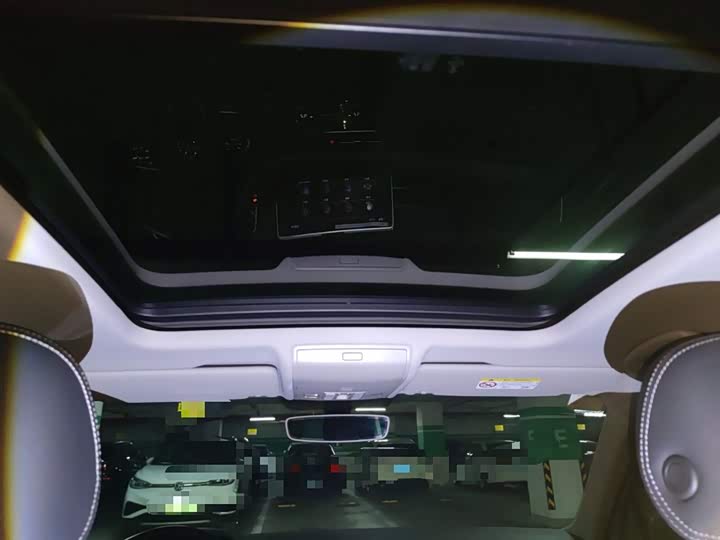 Фото 9 - Volkswagen Tiguan L Pro