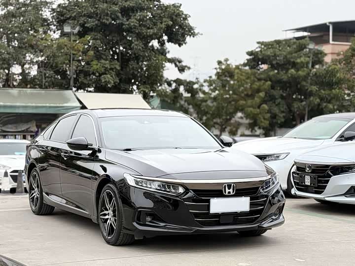 Фото 2 - Honda Accord