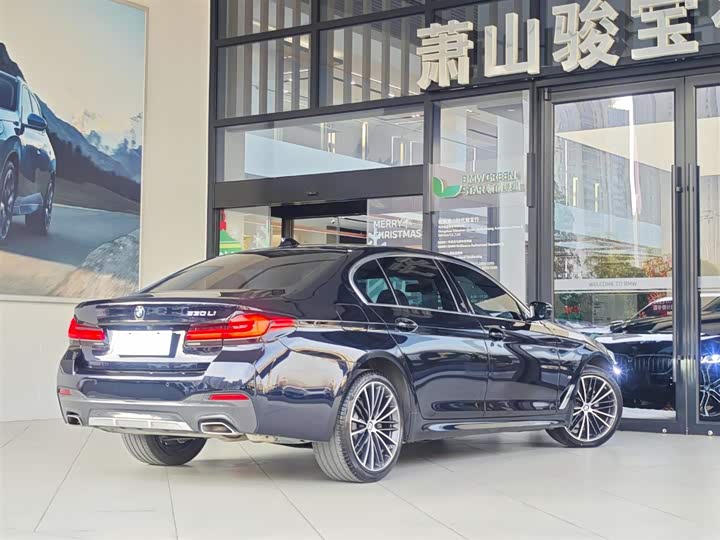 Фото 3 - BMW 5 Series