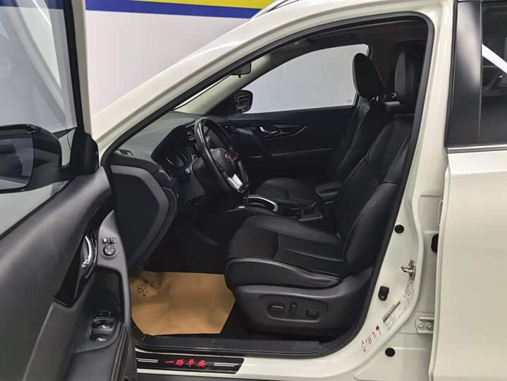 Фото 9 - Nissan X-Trail