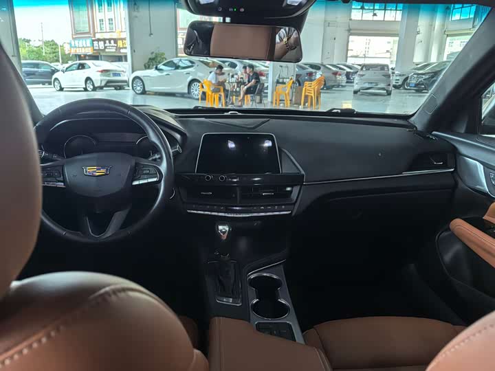 Фото 8 - Cadillac CT4