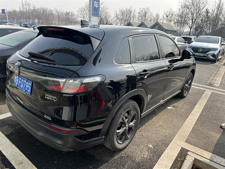 Фото 2 - Honda HR-V