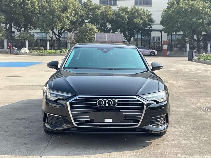 Фото 2 - Audi A6L