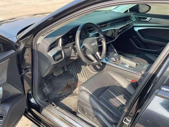 Фото 4 - Audi A6L