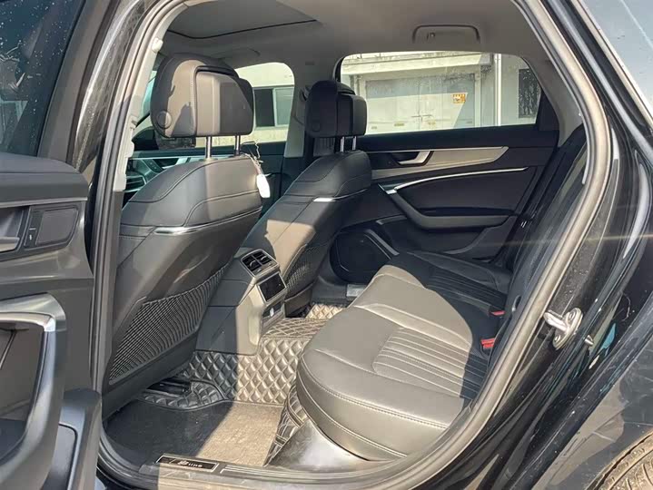 Фото 6 - Audi A6L