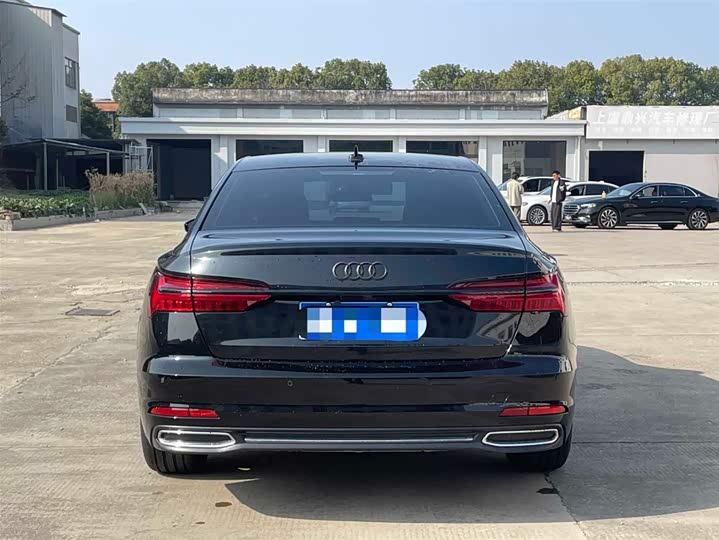 Фото 8 - Audi A6L